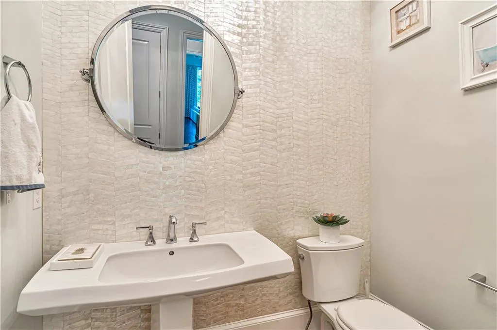 5445 Mount Vernon Parkway, Atlanta, Georgia 30327, 5 Bedrooms Bedrooms, ,5 BathroomsBathrooms,Residential,Sold,5445 Mount Vernon Parkway,6908163