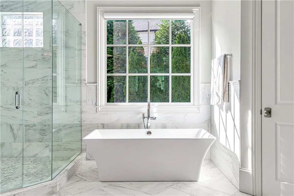 5445 Mount Vernon Parkway, Atlanta, Georgia 30327, 5 Bedrooms Bedrooms, ,5 BathroomsBathrooms,Residential,Sold,5445 Mount Vernon Parkway,6908163