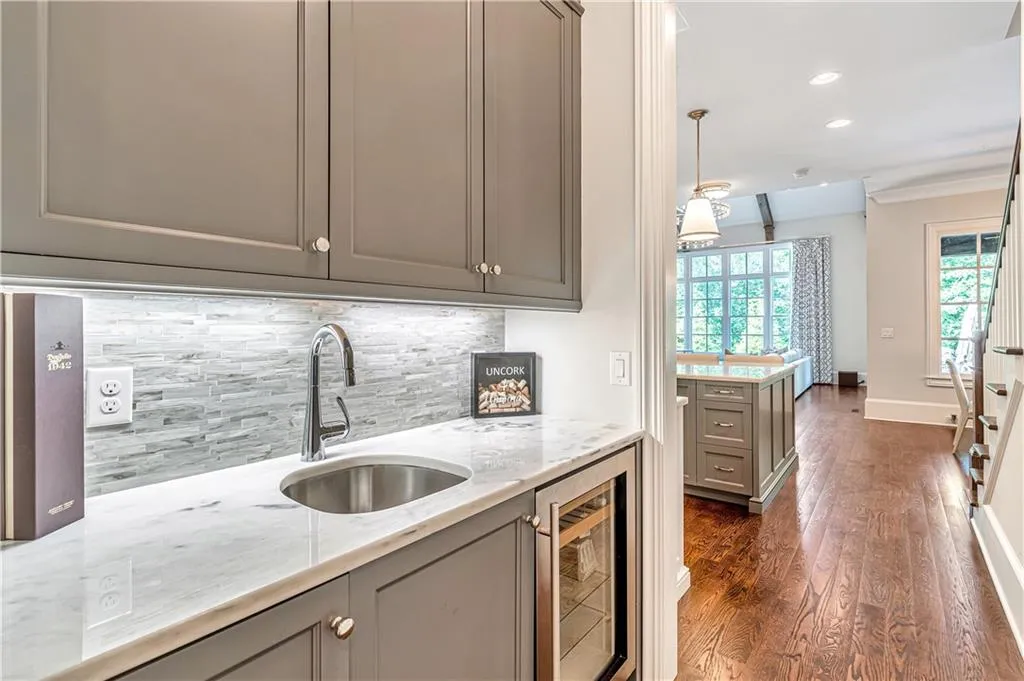 5445 Mount Vernon Parkway, Atlanta, Georgia 30327, 5 Bedrooms Bedrooms, ,5 BathroomsBathrooms,Residential,Sold,5445 Mount Vernon Parkway,6908163