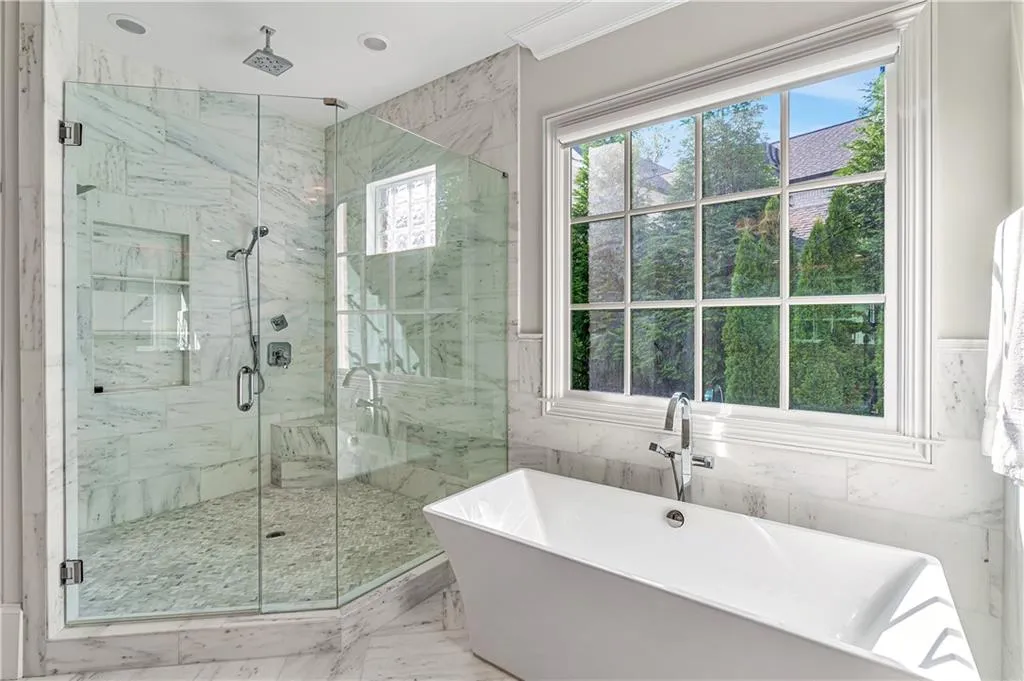 5445 Mount Vernon Parkway, Atlanta, Georgia 30327, 5 Bedrooms Bedrooms, ,5 BathroomsBathrooms,Residential,Sold,5445 Mount Vernon Parkway,6908163