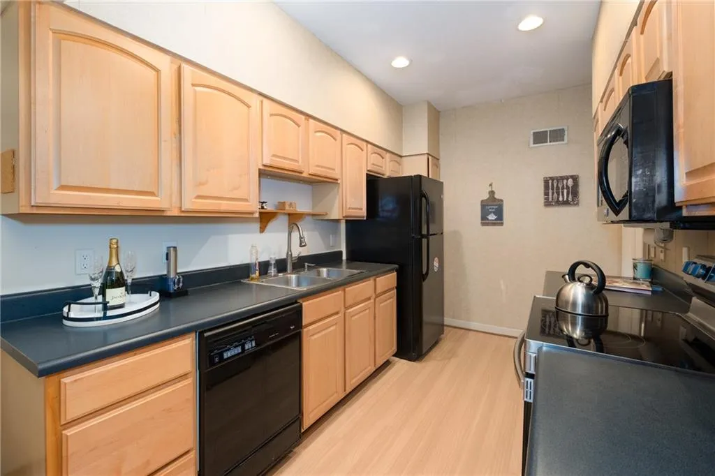 604 Brandywine Circle, Atlanta, Georgia 30350, 3 Bedrooms Bedrooms, ,2 BathroomsBathrooms,Residential,Sold,604 Brandywine Circle,7126200