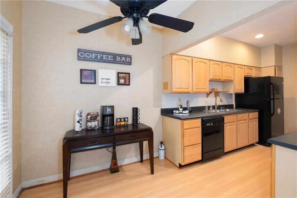 604 Brandywine Circle, Atlanta, Georgia 30350, 3 Bedrooms Bedrooms, ,2 BathroomsBathrooms,Residential,Sold,604 Brandywine Circle,7126200