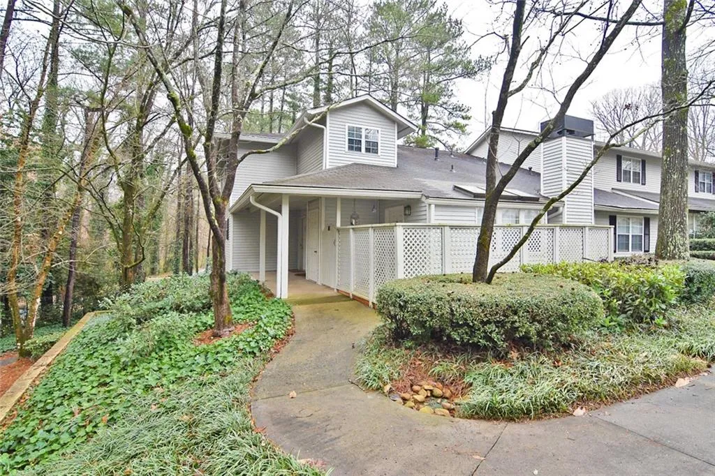 6802 Glenridge Drive Unit A, Sandy Springs, Georgia 30328, 2 Bedrooms Bedrooms, ,2 BathroomsBathrooms,Residential,Sold,6802 Glenridge Drive Unit A,6666483 6802 Glenridge Drive Unit A, Sandy Springs, Georgia 30328, 2 Bedrooms Bedrooms, ,2 BathroomsBathrooms,Residential,Sold,6802 Glenridge Drive Unit A,6666483