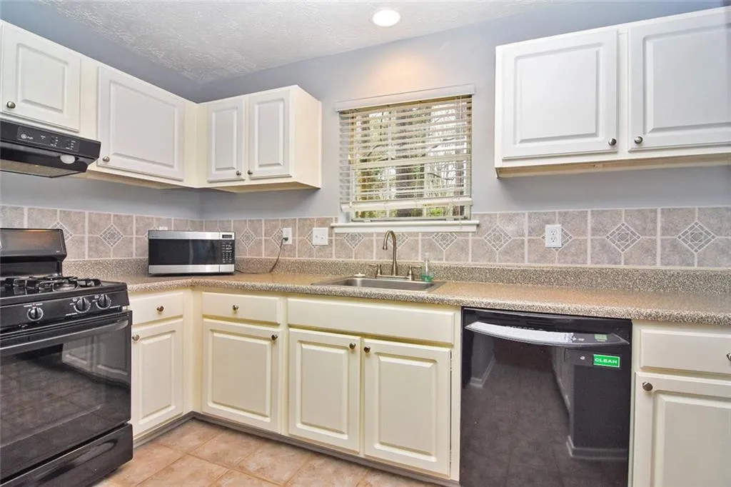 6802 Glenridge Drive Unit A, Sandy Springs, Georgia 30328, 2 Bedrooms Bedrooms, ,2 BathroomsBathrooms,Residential,Sold,6802 Glenridge Drive Unit A,6666483 6802 Glenridge Drive Unit A, Sandy Springs, Georgia 30328, 2 Bedrooms Bedrooms, ,2 BathroomsBathrooms,Residential,Sold,6802 Glenridge Drive Unit A,6666483