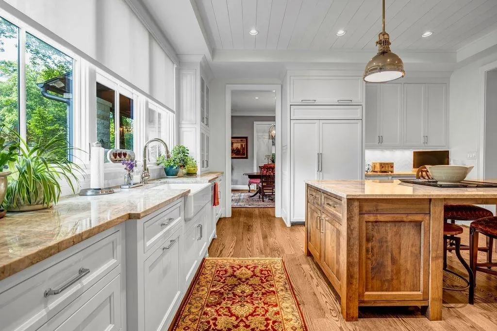 4584 Meadow Valley Drive, Sandy Springs, Georgia 30342, 6 Bedrooms Bedrooms, ,6 BathroomsBathrooms,Residential,For Sale,4584 Meadow Valley Drive,7721231