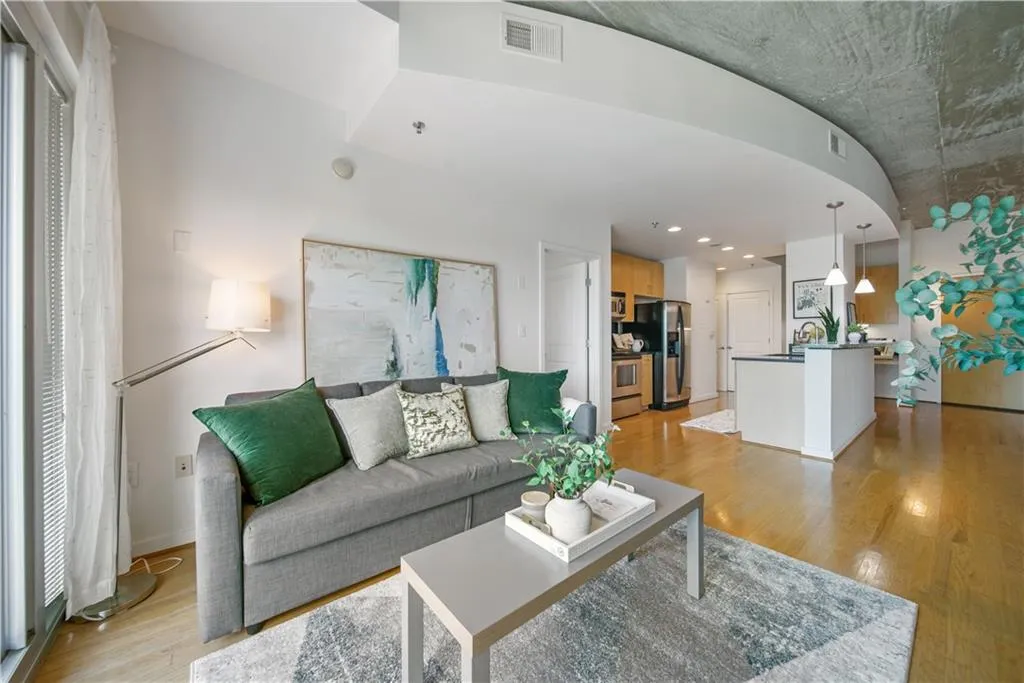 250 Pharr Road Ne Unit 412, Atlanta, Georgia 30305, 1 Bedroom Bedrooms, 0 ,1 BathroomBathrooms,Residential,For Sale,250 Pharr Road Ne Unit 412,7806367