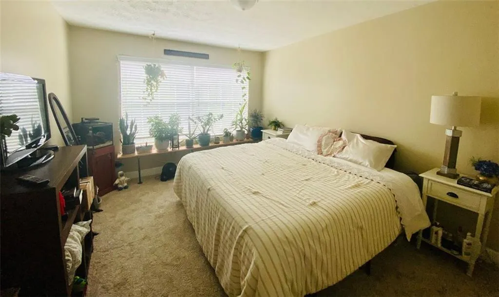 6980 Roswell Road Unit B5, Sandy Springs, Georgia 30328, 2 Bedrooms Bedrooms, ,1 BathroomBathrooms,Residential,Sold,6980 Roswell Road Unit B5,6936667