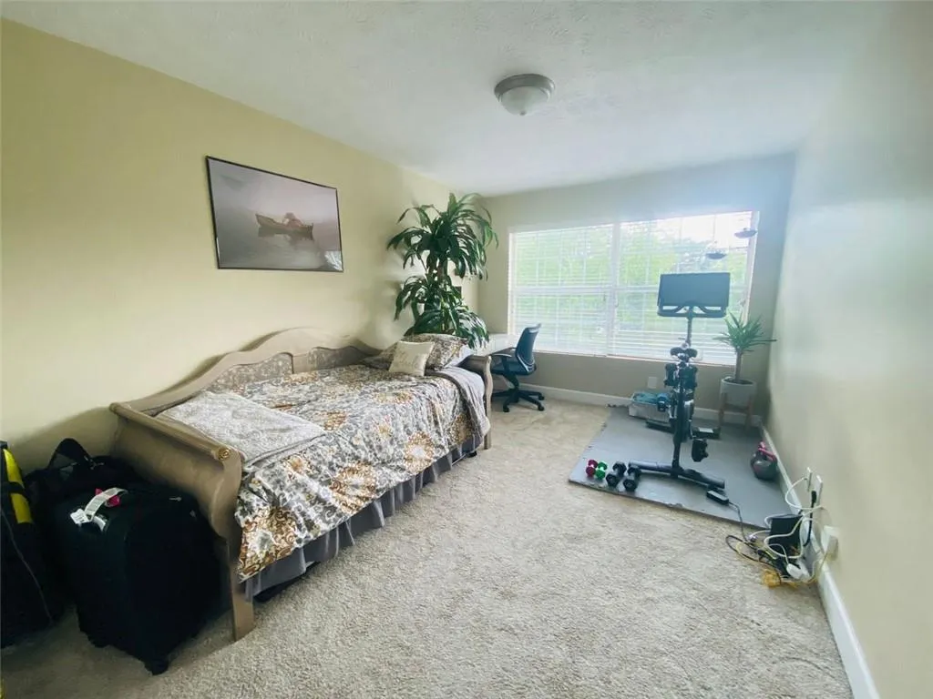 6980 Roswell Road Unit B5, Sandy Springs, Georgia 30328, 2 Bedrooms Bedrooms, ,1 BathroomBathrooms,Residential,Sold,6980 Roswell Road Unit B5,6936667