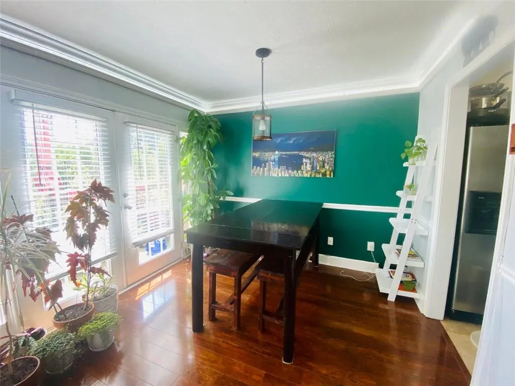 6980 Roswell Road Unit B5, Sandy Springs, Georgia 30328, 2 Bedrooms Bedrooms, ,1 BathroomBathrooms,Residential,Sold,6980 Roswell Road Unit B5,6936667