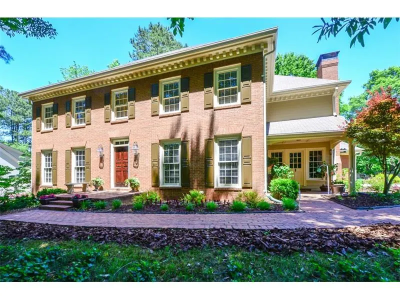 7550 S Spalding Lake Drive, Sandy Springs, Georgia 30350, 4 Bedrooms Bedrooms, ,3 BathroomsBathrooms,Residential,Sold,7550 S Spalding Lake Drive,5619570