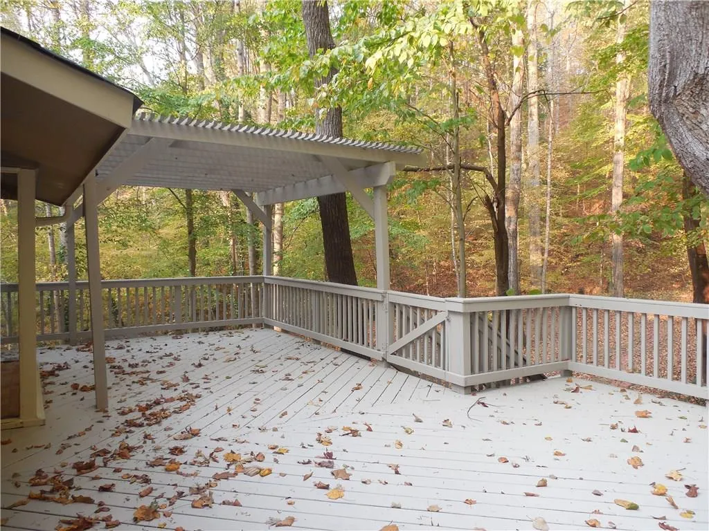9350 Huntcliff Trace, Sandy Springs, Georgia 30350, 5 Bedrooms Bedrooms, ,4 BathroomsBathrooms,Residential,Sold,9350 Huntcliff Trace,5774086
