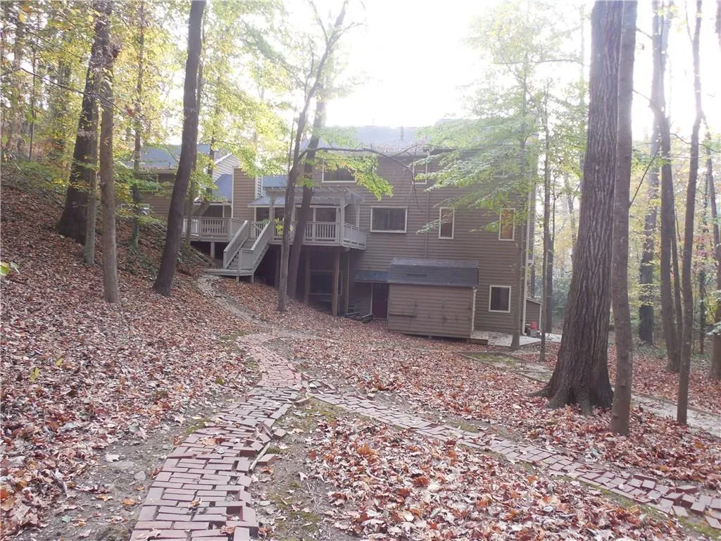 9350 Huntcliff Trace, Sandy Springs, Georgia 30350, 5 Bedrooms Bedrooms, ,4 BathroomsBathrooms,Residential,Sold,9350 Huntcliff Trace,5774086