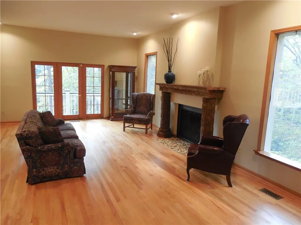9350 Huntcliff Trace, Sandy Springs, Georgia 30350, 5 Bedrooms Bedrooms, ,4 BathroomsBathrooms,Residential,Sold,9350 Huntcliff Trace,5774086