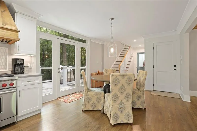 895 Edgewater Drive, Atlanta, Georgia 30328, 6 Bedrooms Bedrooms, ,4 BathroomsBathrooms,Residential,Sold,895 Edgewater Drive,6758715