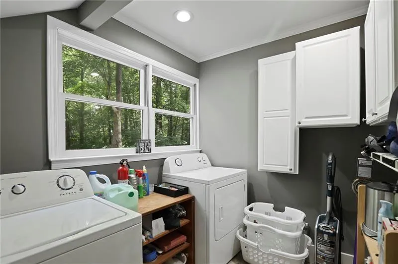 895 Edgewater Drive, Atlanta, Georgia 30328, 6 Bedrooms Bedrooms, ,4 BathroomsBathrooms,Residential,Sold,895 Edgewater Drive,6758715