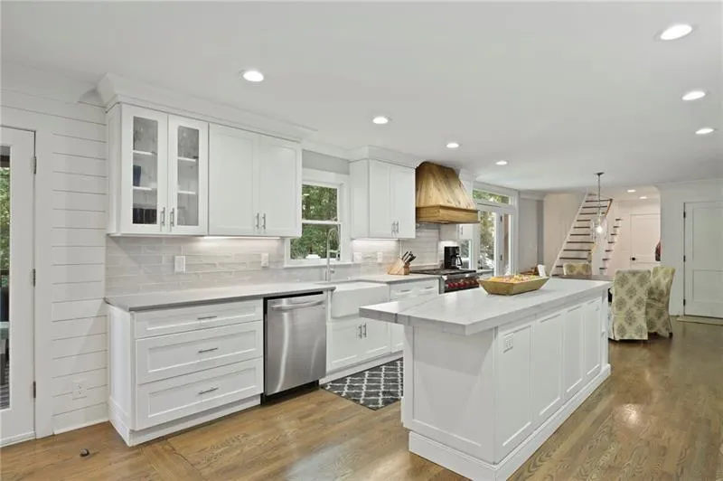895 Edgewater Drive, Atlanta, Georgia 30328, 6 Bedrooms Bedrooms, ,4 BathroomsBathrooms,Residential,Sold,895 Edgewater Drive,6758715