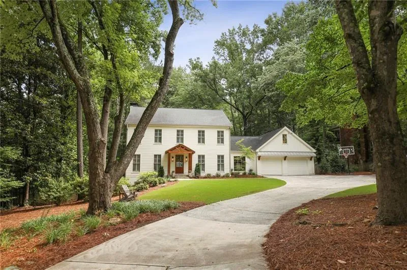 895 Edgewater Drive, Atlanta, Georgia 30328, 6 Bedrooms Bedrooms, ,4 BathroomsBathrooms,Residential,Sold,895 Edgewater Drive,6758715
