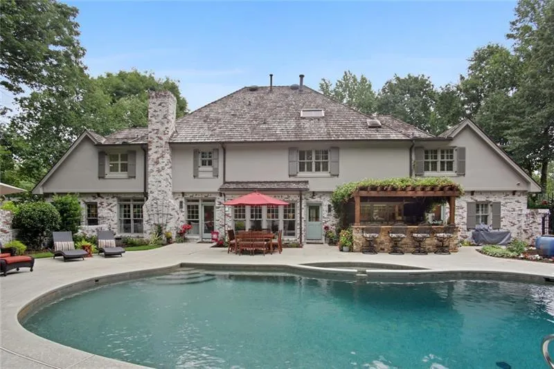 8240 Habersham Waters Road, Sandy Springs, Georgia 30350, 5 Bedrooms Bedrooms, ,6 BathroomsBathrooms,Residential,Sold,8240 Habersham Waters Road,6929048