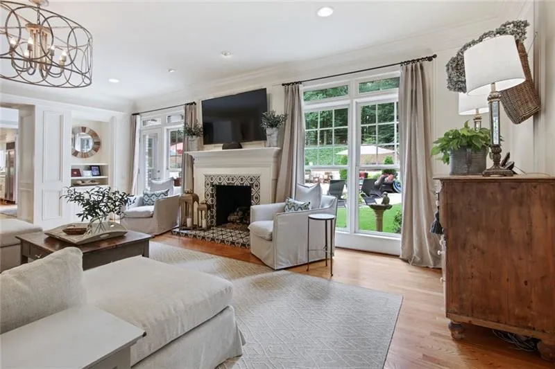 8240 Habersham Waters Road, Sandy Springs, Georgia 30350, 5 Bedrooms Bedrooms, ,6 BathroomsBathrooms,Residential,Sold,8240 Habersham Waters Road,6929048