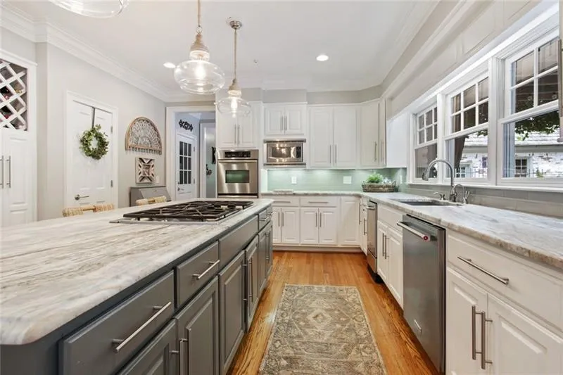 8240 Habersham Waters Road, Sandy Springs, Georgia 30350, 5 Bedrooms Bedrooms, ,6 BathroomsBathrooms,Residential,Sold,8240 Habersham Waters Road,6929048