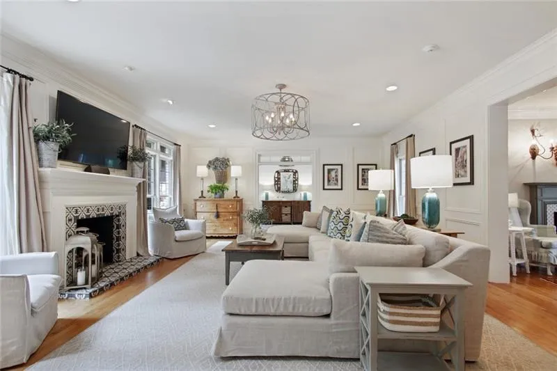 8240 Habersham Waters Road, Sandy Springs, Georgia 30350, 5 Bedrooms Bedrooms, ,6 BathroomsBathrooms,Residential,Sold,8240 Habersham Waters Road,6929048