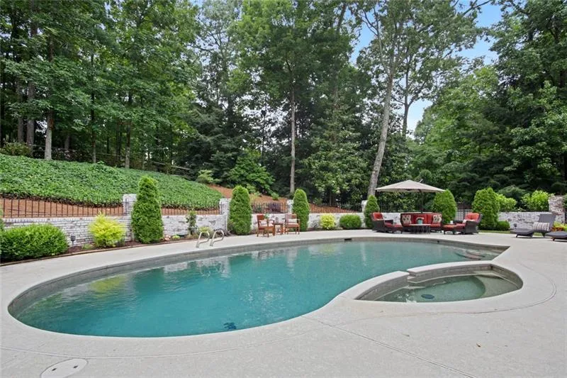 8240 Habersham Waters Road, Sandy Springs, Georgia 30350, 5 Bedrooms Bedrooms, ,6 BathroomsBathrooms,Residential,Sold,8240 Habersham Waters Road,6929048