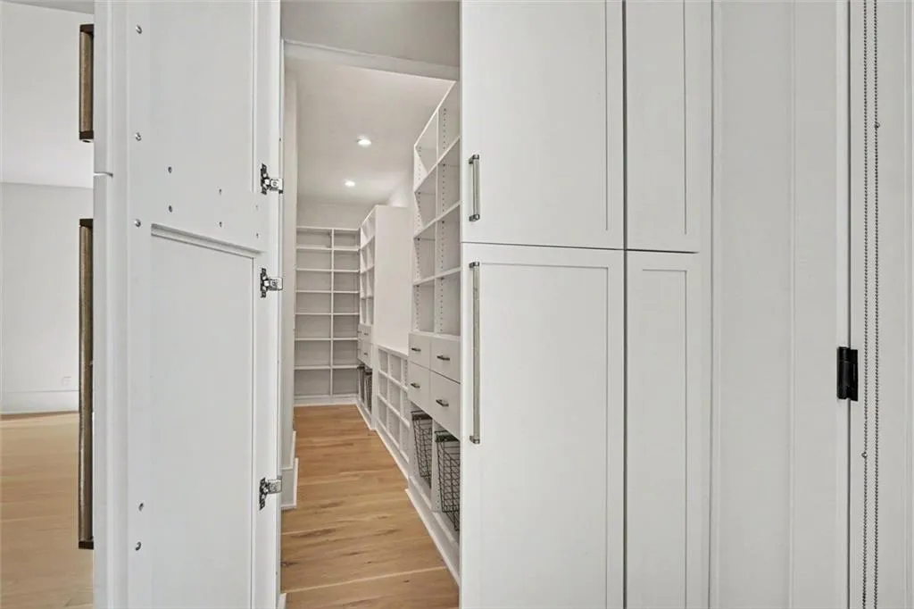 3206 Arden Road, Atlanta, Georgia 30305, 7 Bedrooms Bedrooms, 0 ,6 BathroomsBathrooms,Residential,For Sale,3206 Arden Road,7729698