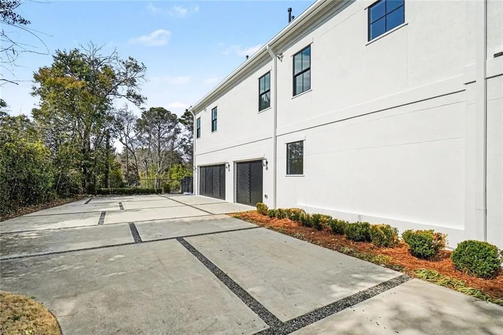 3206 Arden Road, Atlanta, Georgia 30305, 7 Bedrooms Bedrooms, 0 ,6 BathroomsBathrooms,Residential,For Sale,3206 Arden Road,7729698