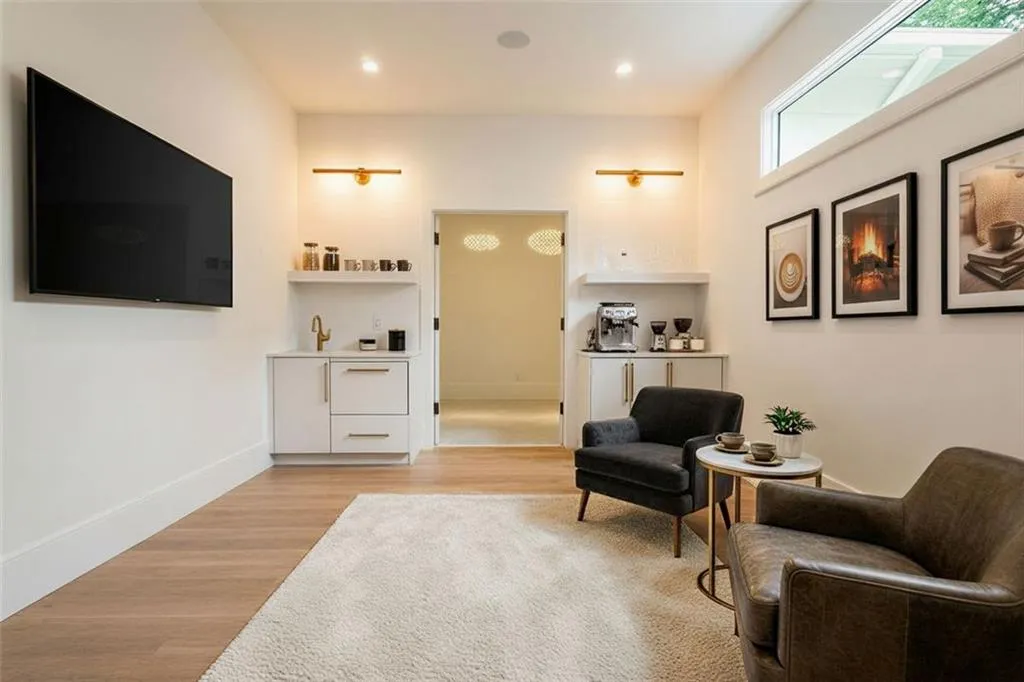 3206 Arden Road, Atlanta, Georgia 30305, 7 Bedrooms Bedrooms, 0 ,6 BathroomsBathrooms,Residential,For Sale,3206 Arden Road,7729698