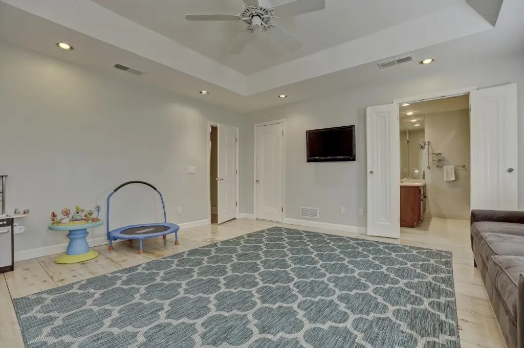 990 Clementstone Drive, Atlanta, Georgia 30342, 4 Bedrooms Bedrooms, ,3 BathroomsBathrooms,Residential,Sold,990 Clementstone Drive,5819326