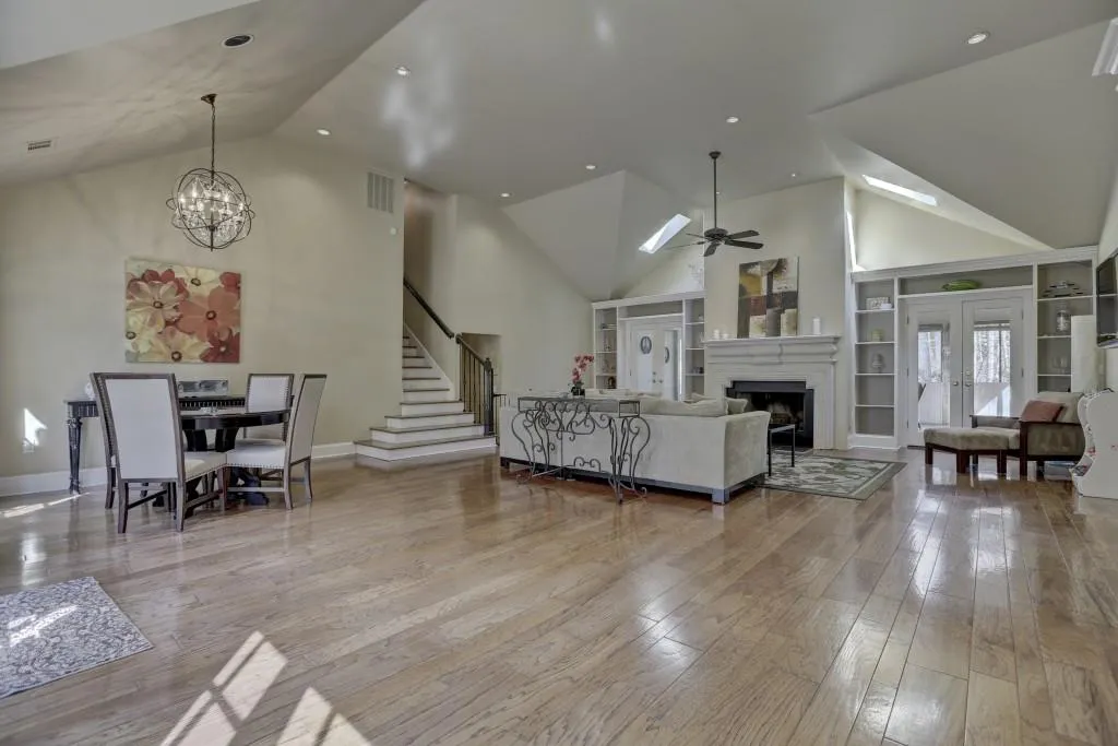 990 Clementstone Drive, Atlanta, Georgia 30342, 4 Bedrooms Bedrooms, ,3 BathroomsBathrooms,Residential,Sold,990 Clementstone Drive,5819326