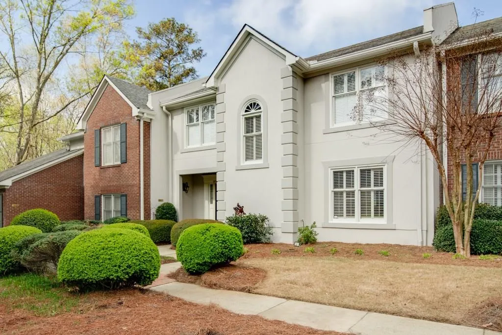 5652 River Oaks Place, Atlanta, Georgia 30327, 3 Bedrooms Bedrooms, ,2 BathroomsBathrooms,Residential,Sold,5652 River Oaks Place,5666796