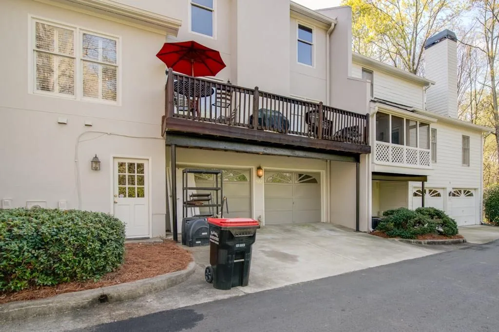 5652 River Oaks Place, Atlanta, Georgia 30327, 3 Bedrooms Bedrooms, ,2 BathroomsBathrooms,Residential,Sold,5652 River Oaks Place,5666796