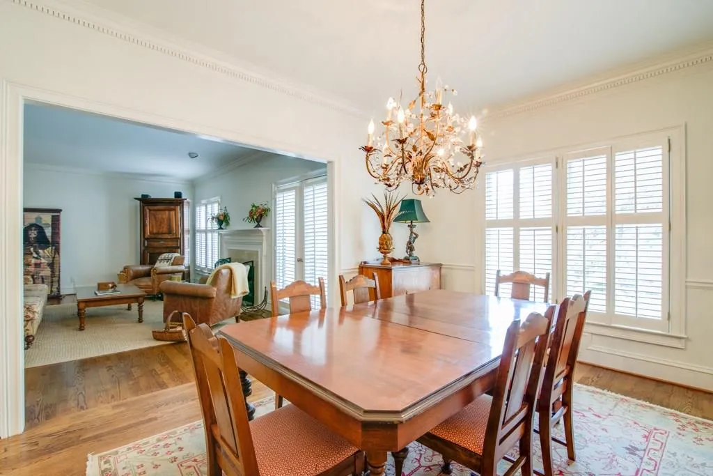 5652 River Oaks Place, Atlanta, Georgia 30327, 3 Bedrooms Bedrooms, ,2 BathroomsBathrooms,Residential,Sold,5652 River Oaks Place,5666796