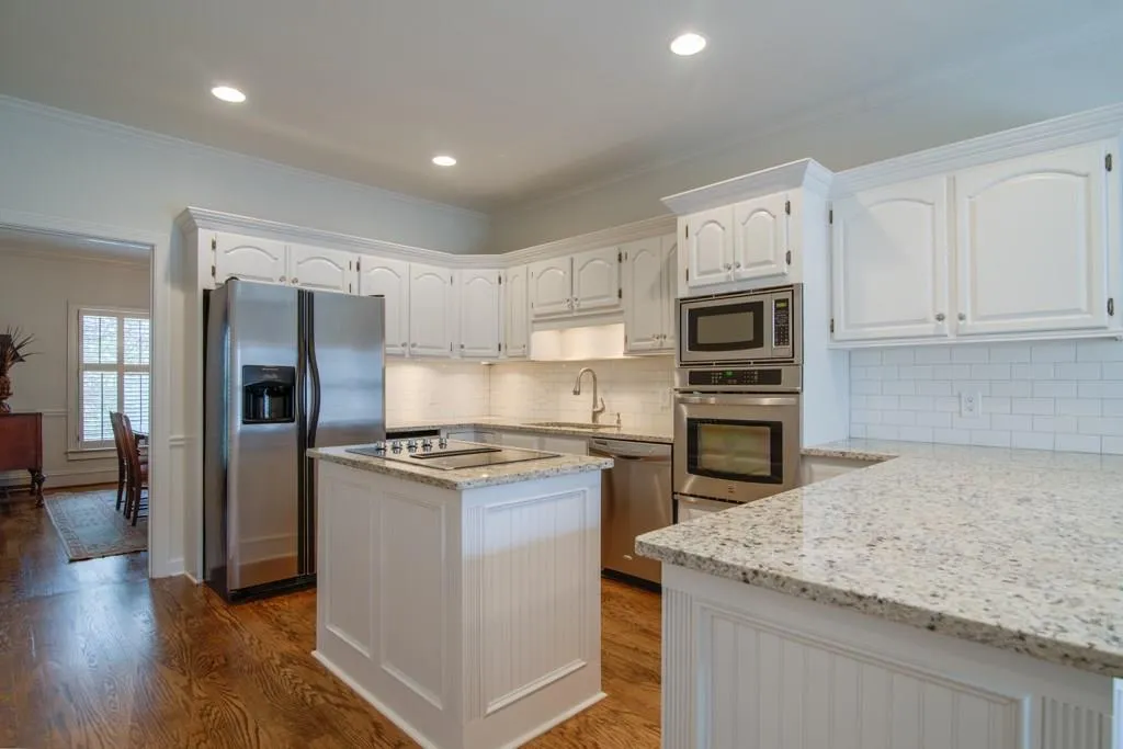 5652 River Oaks Place, Atlanta, Georgia 30327, 3 Bedrooms Bedrooms, ,2 BathroomsBathrooms,Residential,Sold,5652 River Oaks Place,5666796