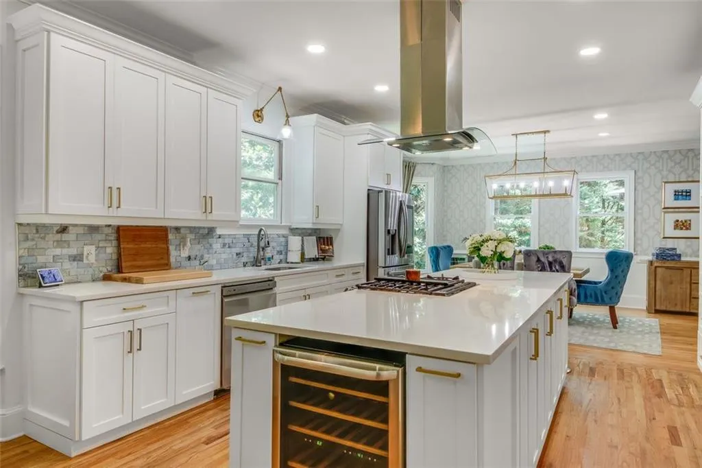 7465 Stoneykirk Close, Sandy Springs, Georgia 30350, 5 Bedrooms Bedrooms, ,4 BathroomsBathrooms,Residential,Sold,7465 Stoneykirk Close,7093179