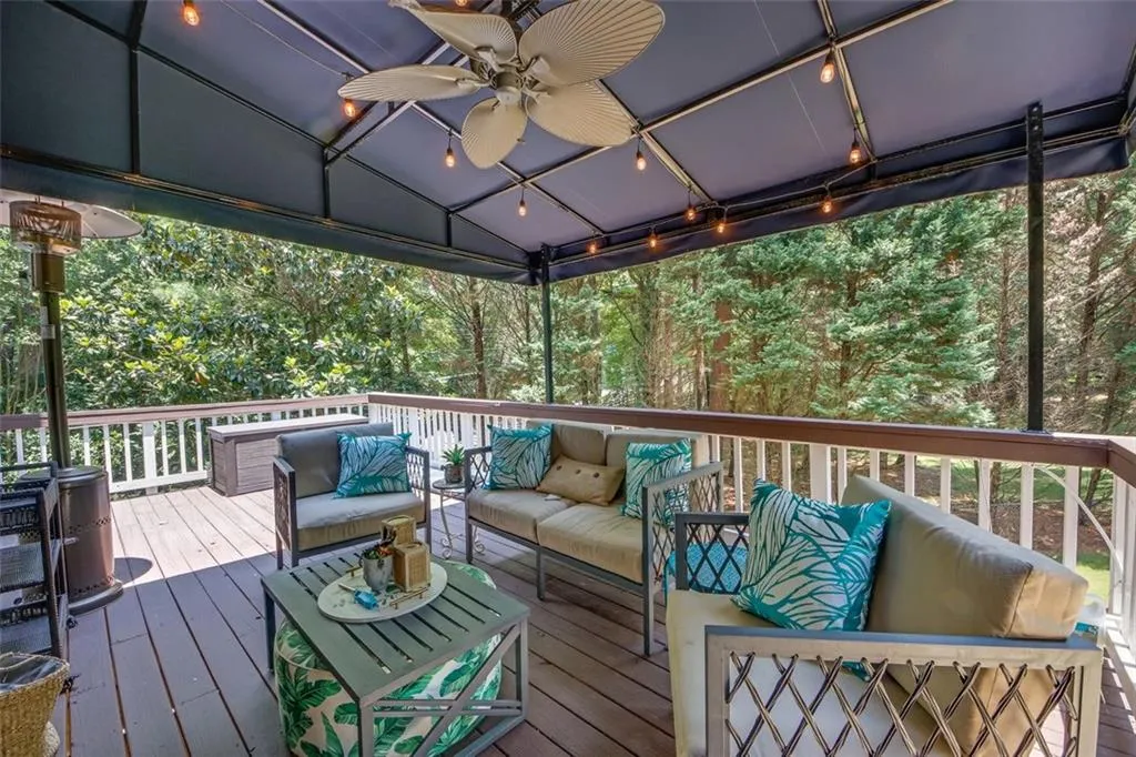 7465 Stoneykirk Close, Sandy Springs, Georgia 30350, 5 Bedrooms Bedrooms, ,4 BathroomsBathrooms,Residential,Sold,7465 Stoneykirk Close,7093179