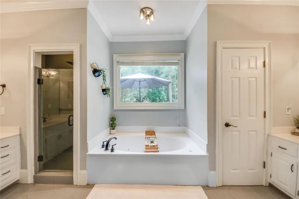 7465 Stoneykirk Close, Sandy Springs, Georgia 30350, 5 Bedrooms Bedrooms, ,4 BathroomsBathrooms,Residential,Sold,7465 Stoneykirk Close,7093179