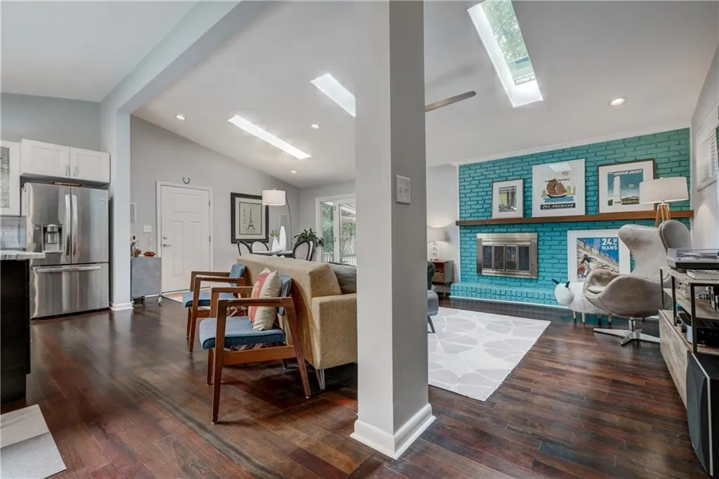 6358 Vernon Woods Drive, Sandy Springs, Georgia 30328, 3 Bedrooms Bedrooms, ,2 BathroomsBathrooms,Residential,Sold,6358 Vernon Woods Drive,6747924