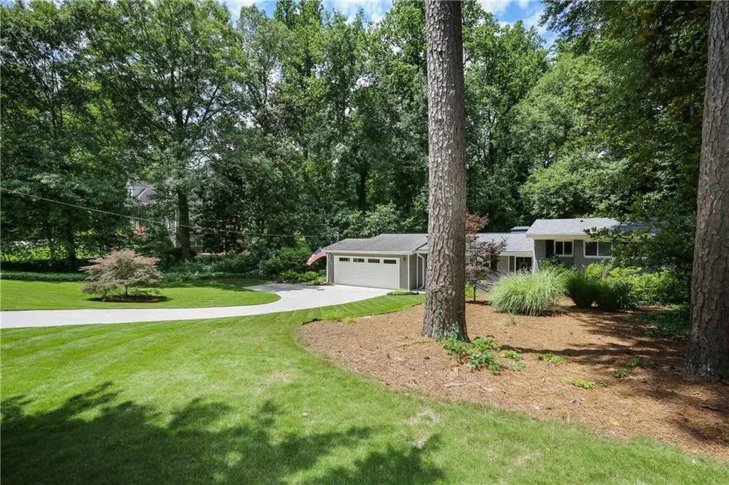 6358 Vernon Woods Drive, Sandy Springs, Georgia 30328, 3 Bedrooms Bedrooms, ,2 BathroomsBathrooms,Residential,Sold,6358 Vernon Woods Drive,6747924