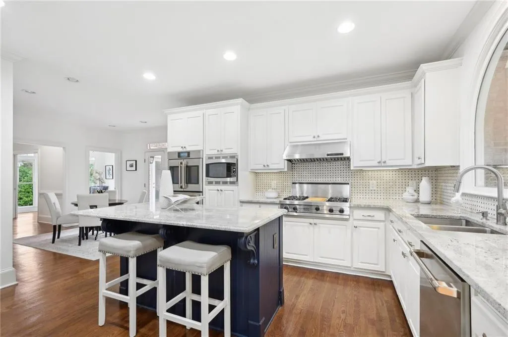 230 Summerhouse Lane, Atlanta, Georgia 30350, 5 Bedrooms Bedrooms, ,5 BathroomsBathrooms,Residential,Sold,230 Summerhouse Lane,7582731