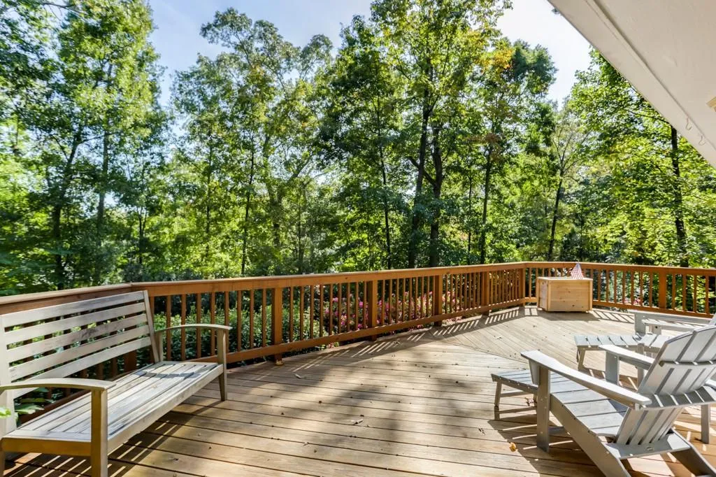 445 Glencourtney Drive, Sandy Springs, Georgia 30328, 4 Bedrooms Bedrooms, ,3 BathroomsBathrooms,Residential,Sold,445 Glencourtney Drive,6095313