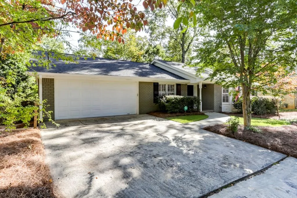 445 Glencourtney Drive, Sandy Springs, Georgia 30328, 4 Bedrooms Bedrooms, ,3 BathroomsBathrooms,Residential,Sold,445 Glencourtney Drive,6095313