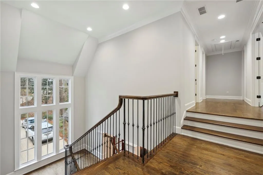 5115 Long Island Drive, Sandy Springs, Georgia 30327, 6 Bedrooms Bedrooms, ,6 BathroomsBathrooms,Residential,Sold,5115 Long Island Drive,7193314