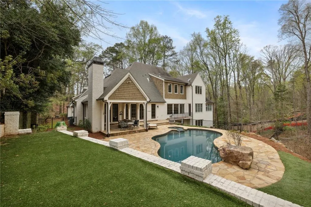 5115 Long Island Drive, Sandy Springs, Georgia 30327, 6 Bedrooms Bedrooms, ,6 BathroomsBathrooms,Residential,Sold,5115 Long Island Drive,7193314