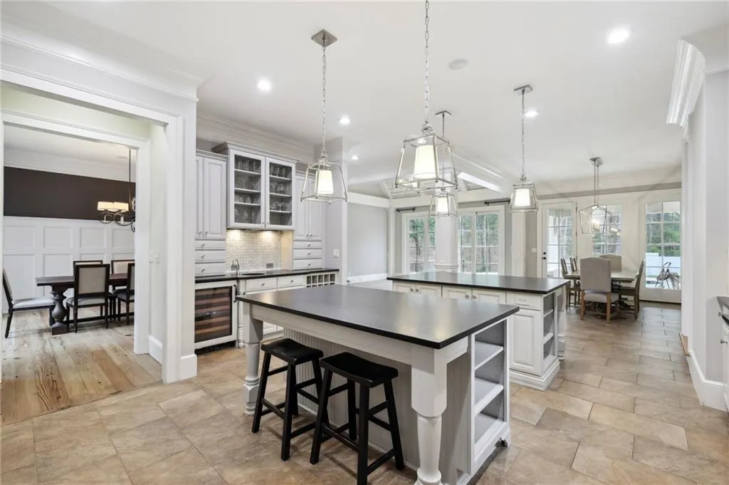 5115 Long Island Drive, Sandy Springs, Georgia 30327, 6 Bedrooms Bedrooms, ,6 BathroomsBathrooms,Residential,Sold,5115 Long Island Drive,7193314