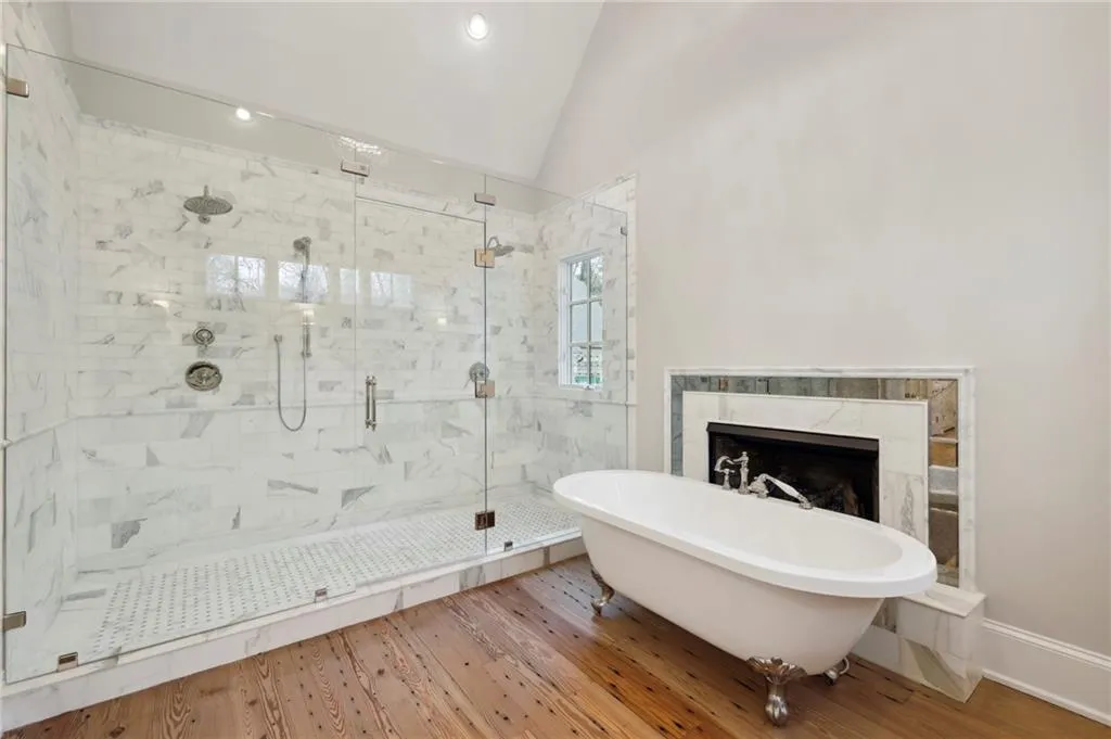 5115 Long Island Drive, Sandy Springs, Georgia 30327, 6 Bedrooms Bedrooms, ,6 BathroomsBathrooms,Residential,Sold,5115 Long Island Drive,7193314