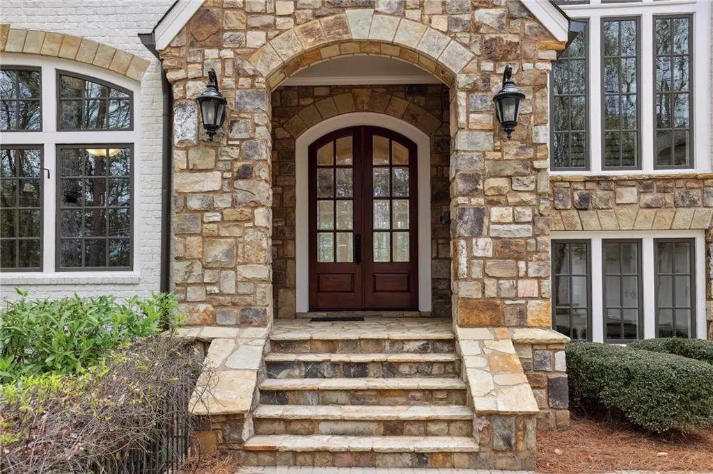 5115 Long Island Drive, Sandy Springs, Georgia 30327, 6 Bedrooms Bedrooms, ,6 BathroomsBathrooms,Residential,Sold,5115 Long Island Drive,7193314