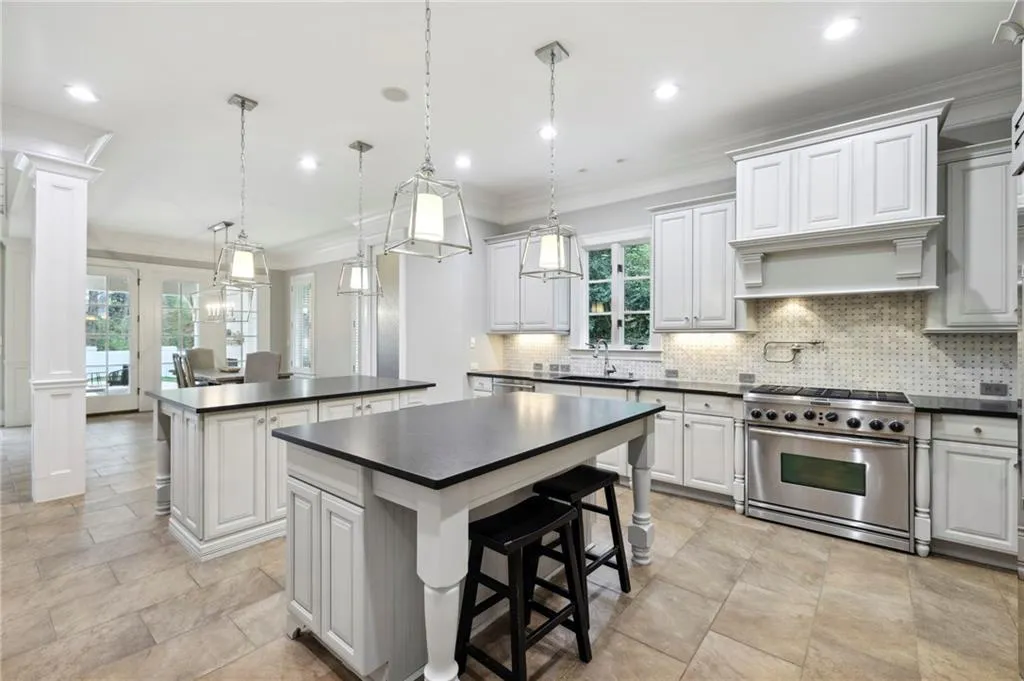 5115 Long Island Drive, Sandy Springs, Georgia 30327, 6 Bedrooms Bedrooms, ,6 BathroomsBathrooms,Residential,Sold,5115 Long Island Drive,7193314