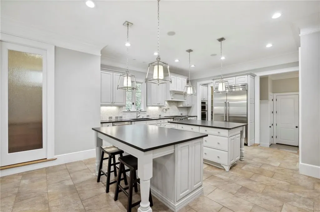 5115 Long Island Drive, Sandy Springs, Georgia 30327, 6 Bedrooms Bedrooms, ,6 BathroomsBathrooms,Residential,Sold,5115 Long Island Drive,7193314